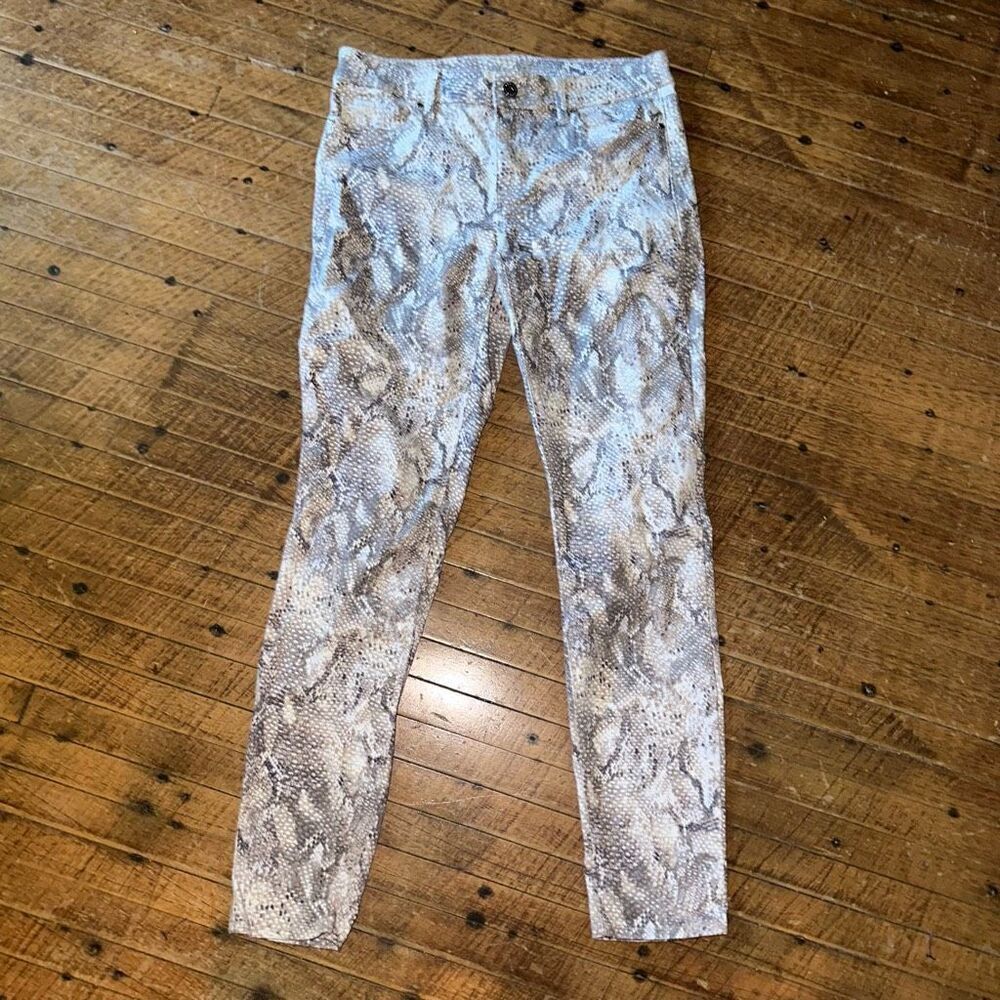 White House Black Market shimmery snakeskin 2 skinny jeans